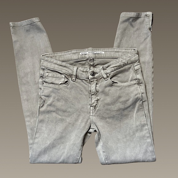 ZARA Gray Corduroy Skinny’s W/ Zipper Ankles Sz 2 - Picture 1 of 6